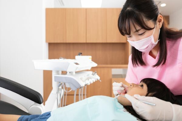 歯科医師によるお口の中の検査